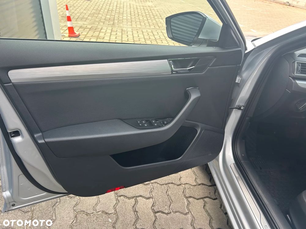Skoda Superb 1.5 TSI Ambition DSG - 10