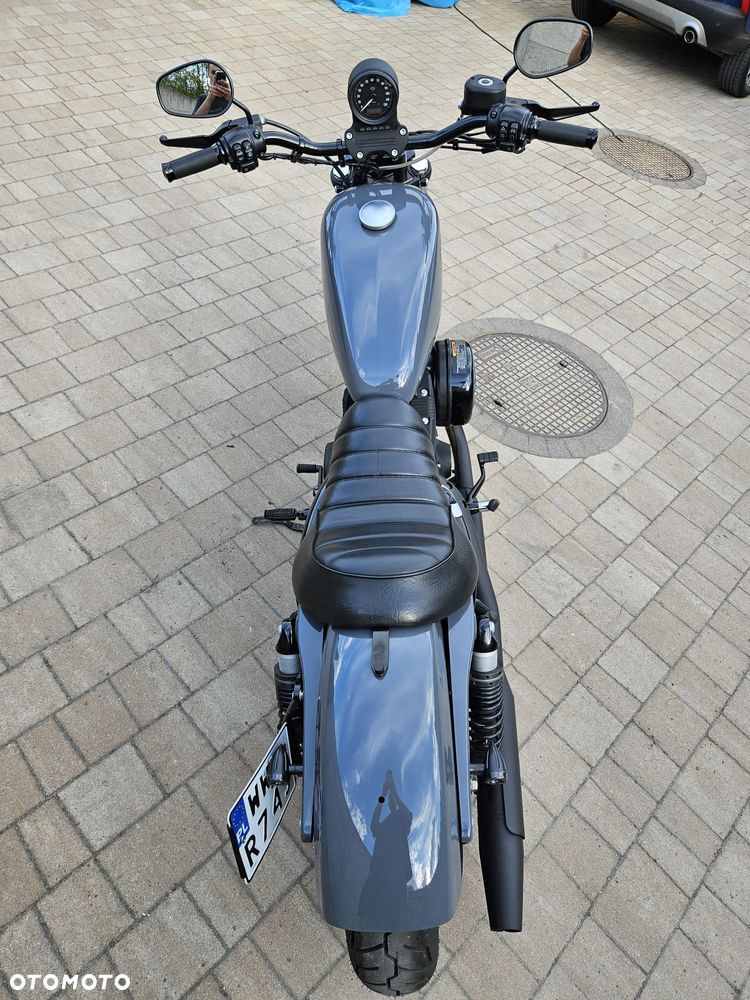 Harley-Davidson Sportster Iron 883 - 5