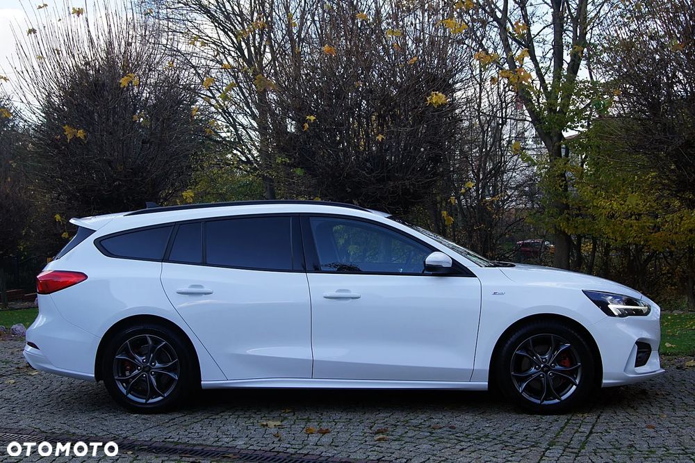 Ford Focus Turnier 1.5 EcoBlue Start-Stopp-System ST-LINE DESIGN - 13