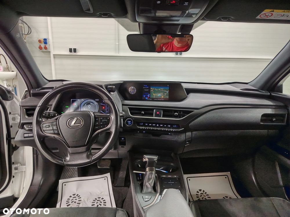 Lexus UX 250h Elegance 2WD - 25