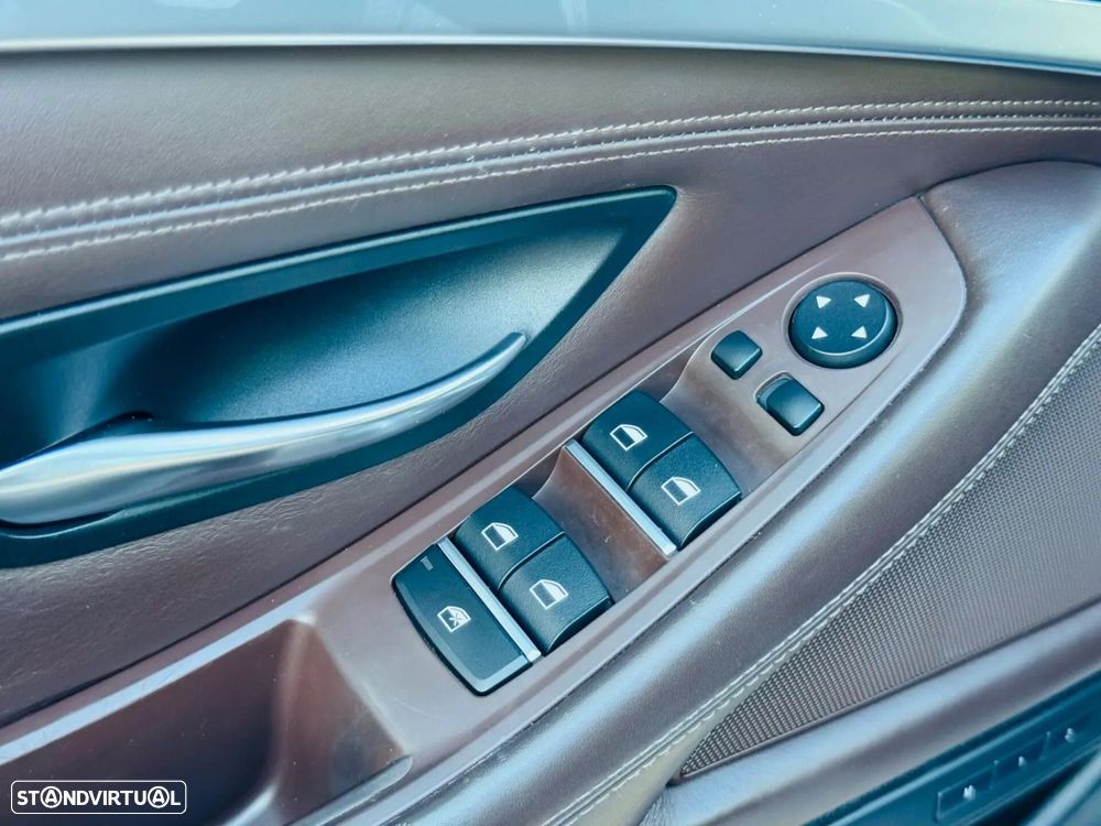 BMW 530 d Pack M Auto - 19