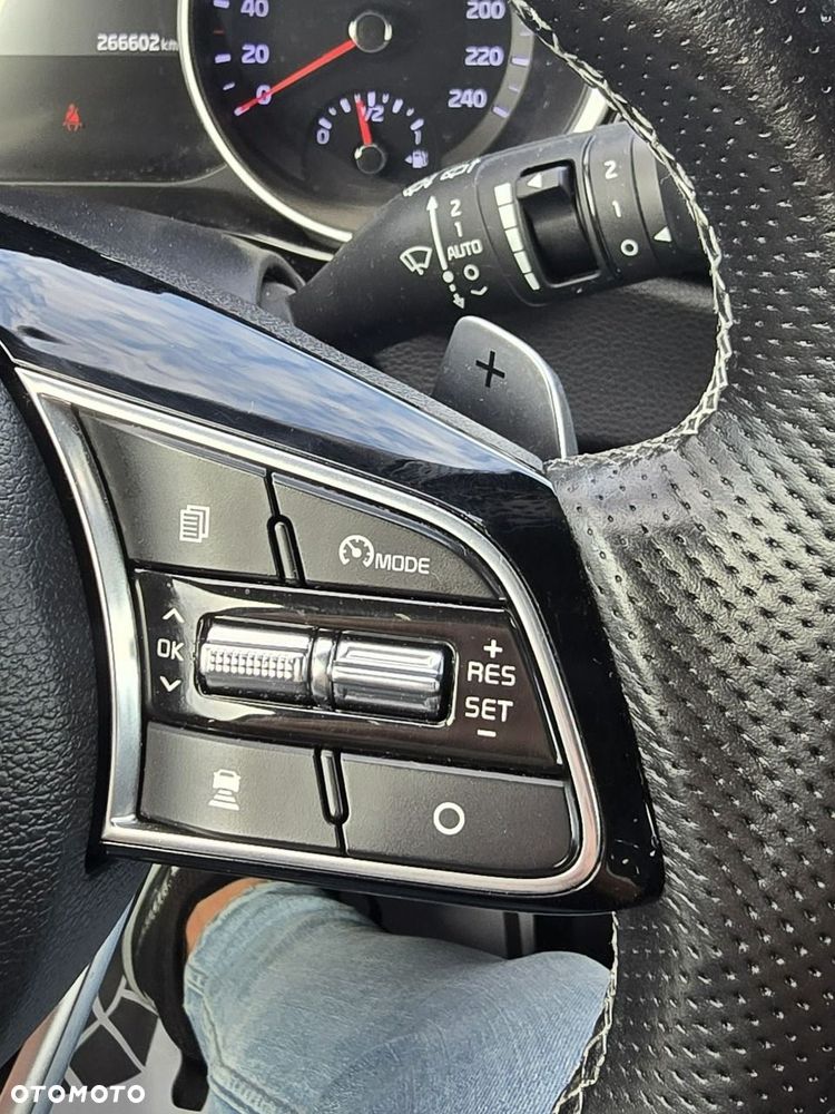 Kia Ceed - 38