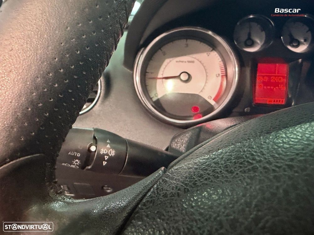 Peugeot 308 1.6 e-HDi Sportium CVM6 - 23