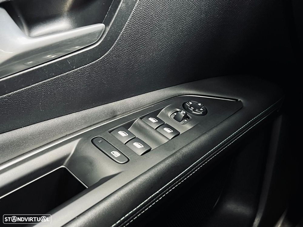Peugeot 3008 1.6 Hybrid4 Allure e-EAT8 - 30