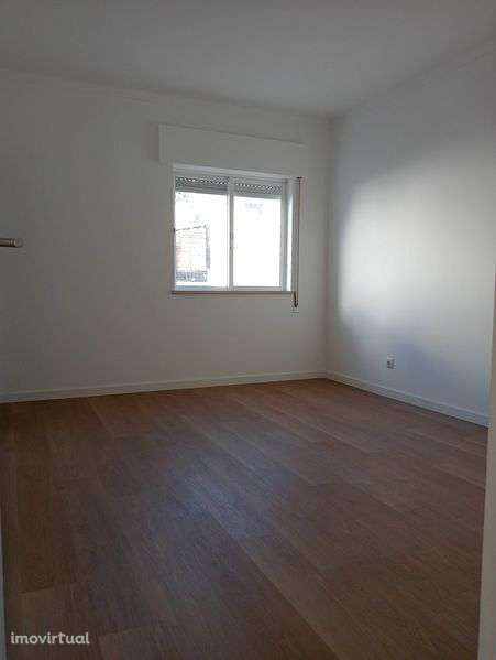 Apartamento T3 Renovado - Grande imagem: 3/12