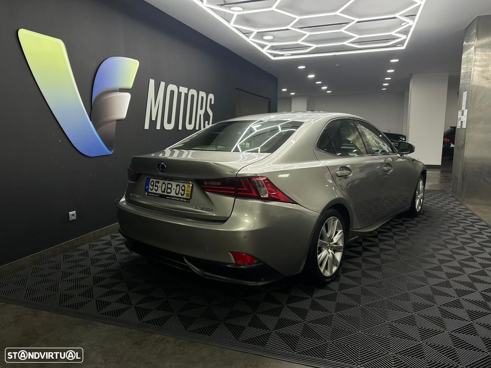 Lexus IS 300H Sport Edition - 5