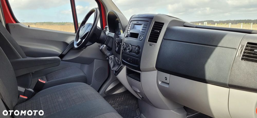 Mercedes-Benz Sprinter - 26