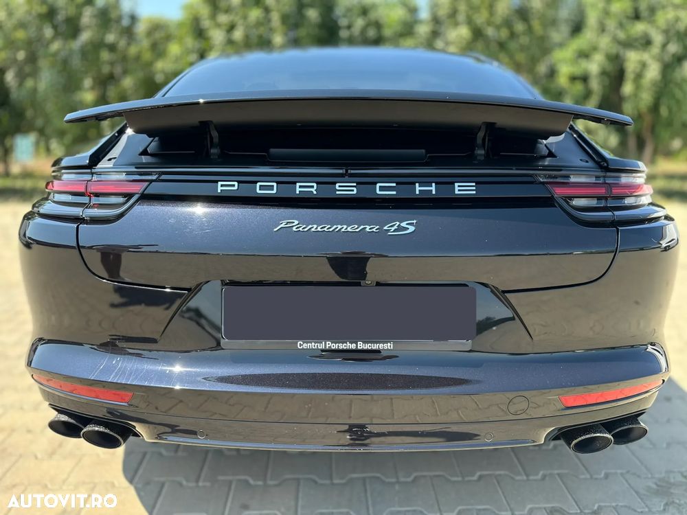 Porsche Panamera 4S - 23