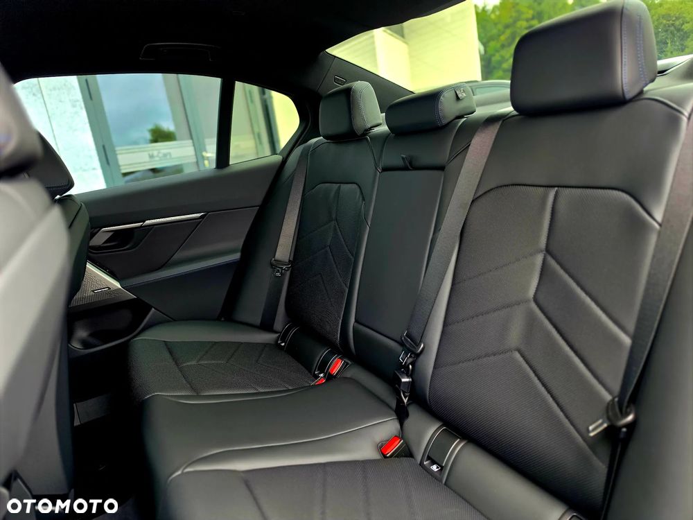 BMW Seria 5 520i mHEV M Sport - 31