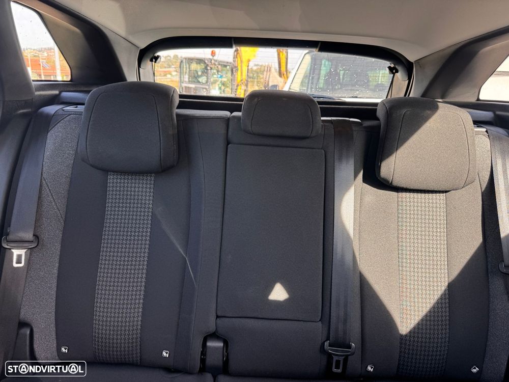 Peugeot 3008 PureTech 130 Stop & Start GPF EAT8 Active - 7