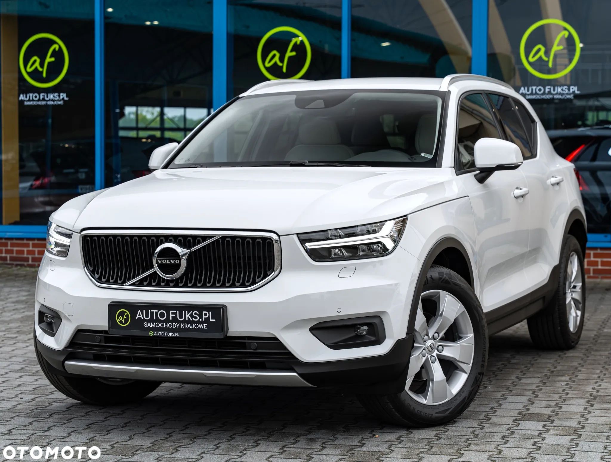 Volvo XC 40 T3 Momentum Pro - 1