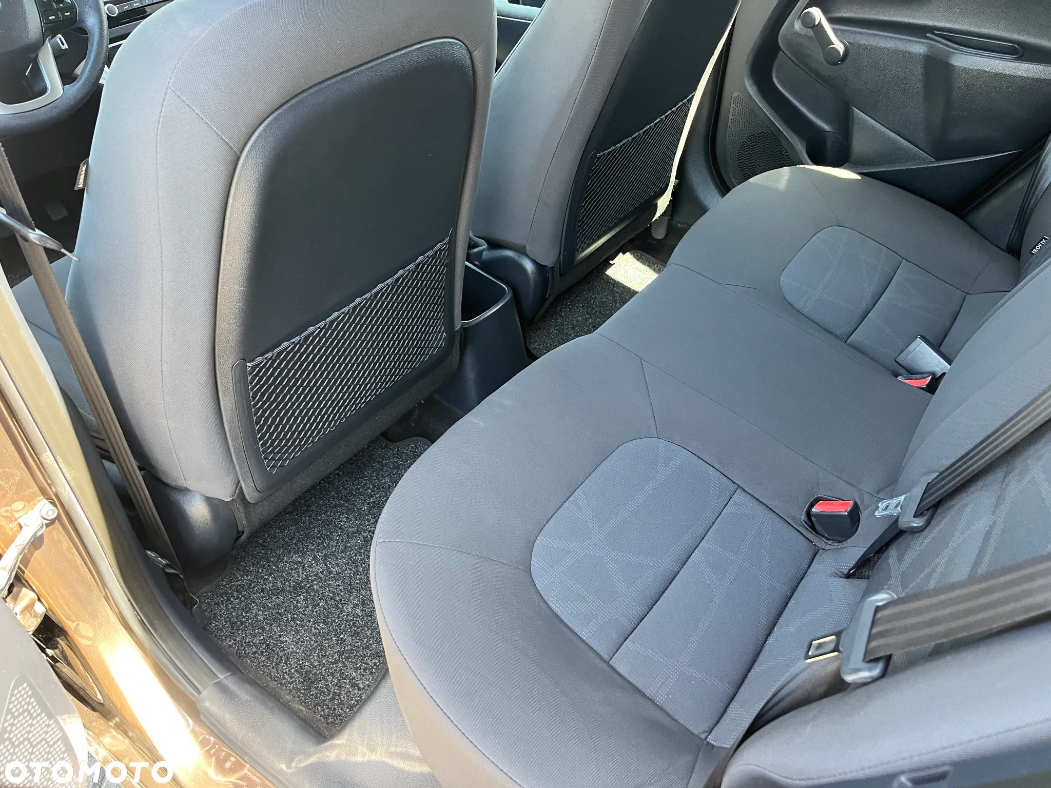 Kia Rio - 16