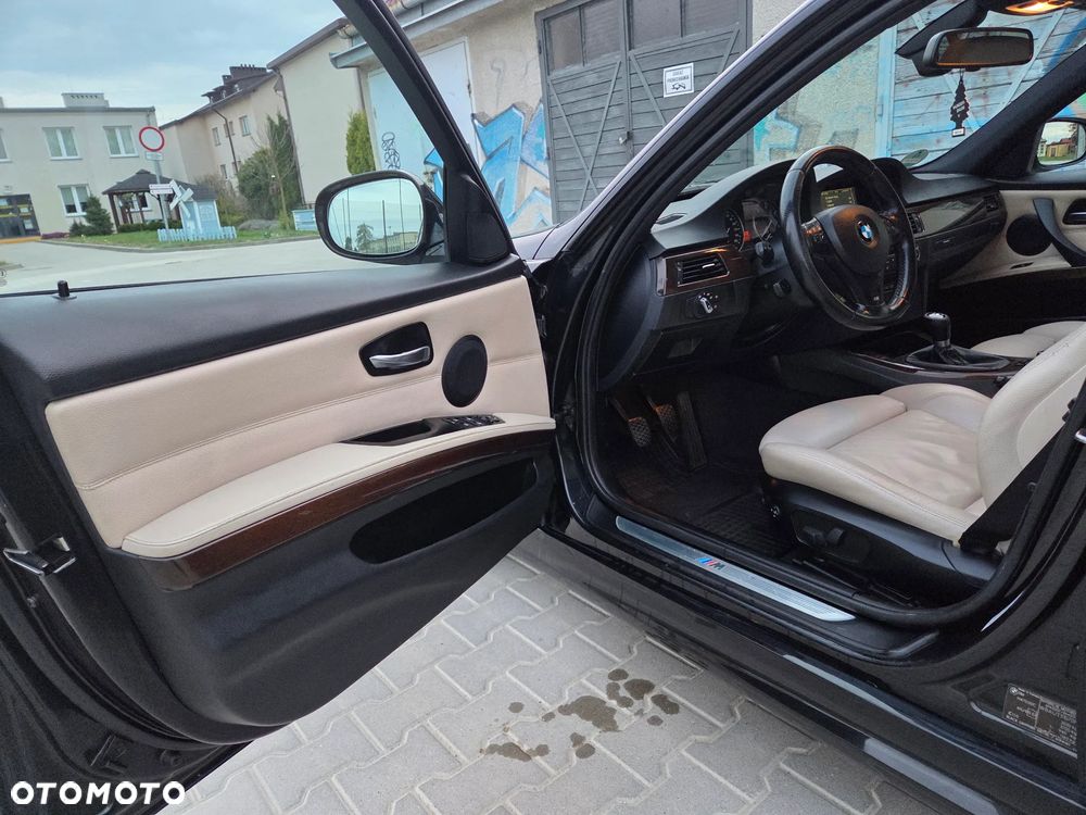 BMW Seria 3 318d - 14