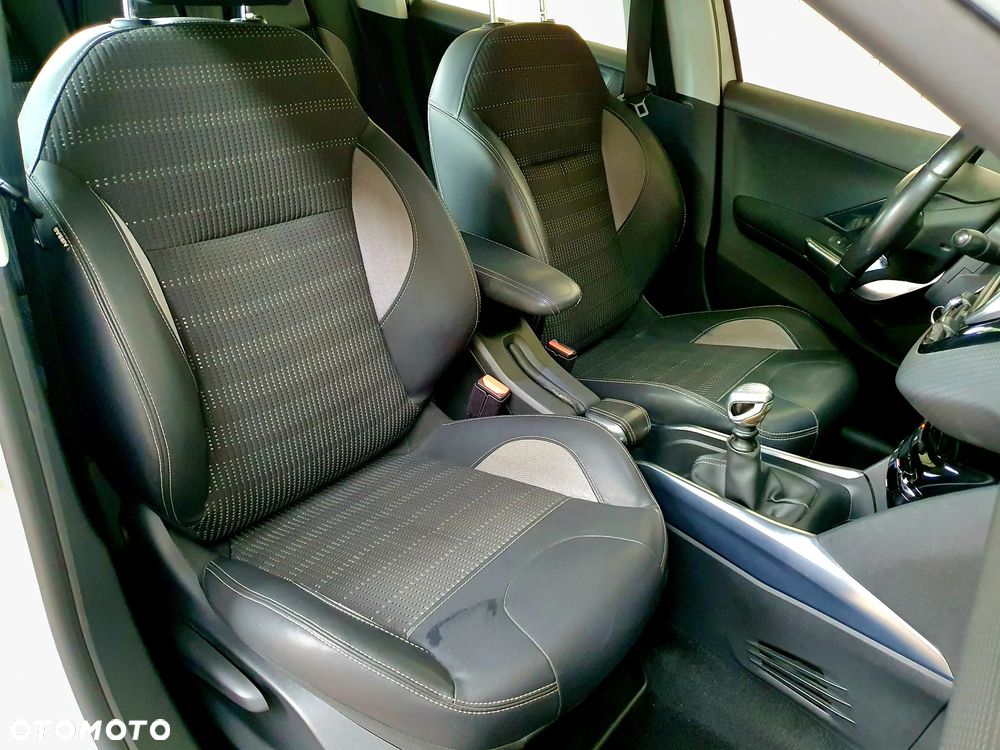 Peugeot 2008 1.6 e-HDi Allure S&S - 18