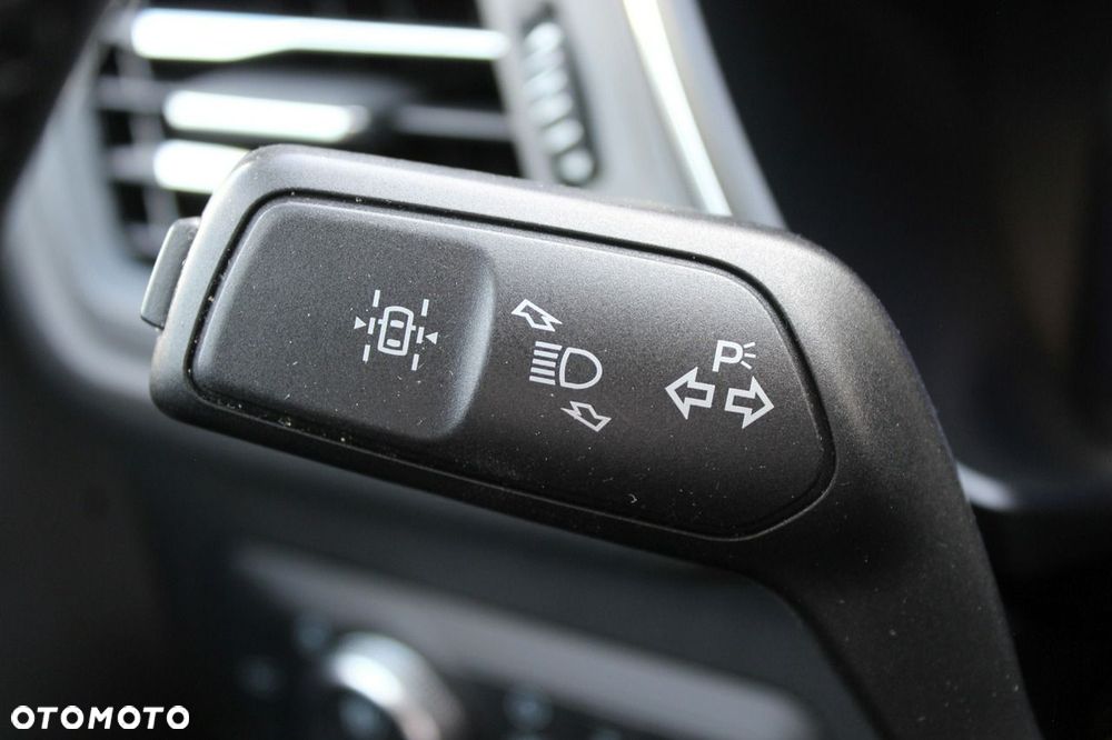 Ford Kuga 2.5 Duratec FHEV TITANIUM - 23