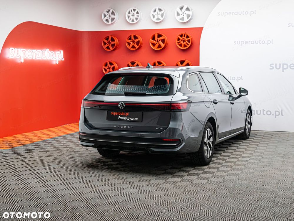 Volkswagen Passat - 7