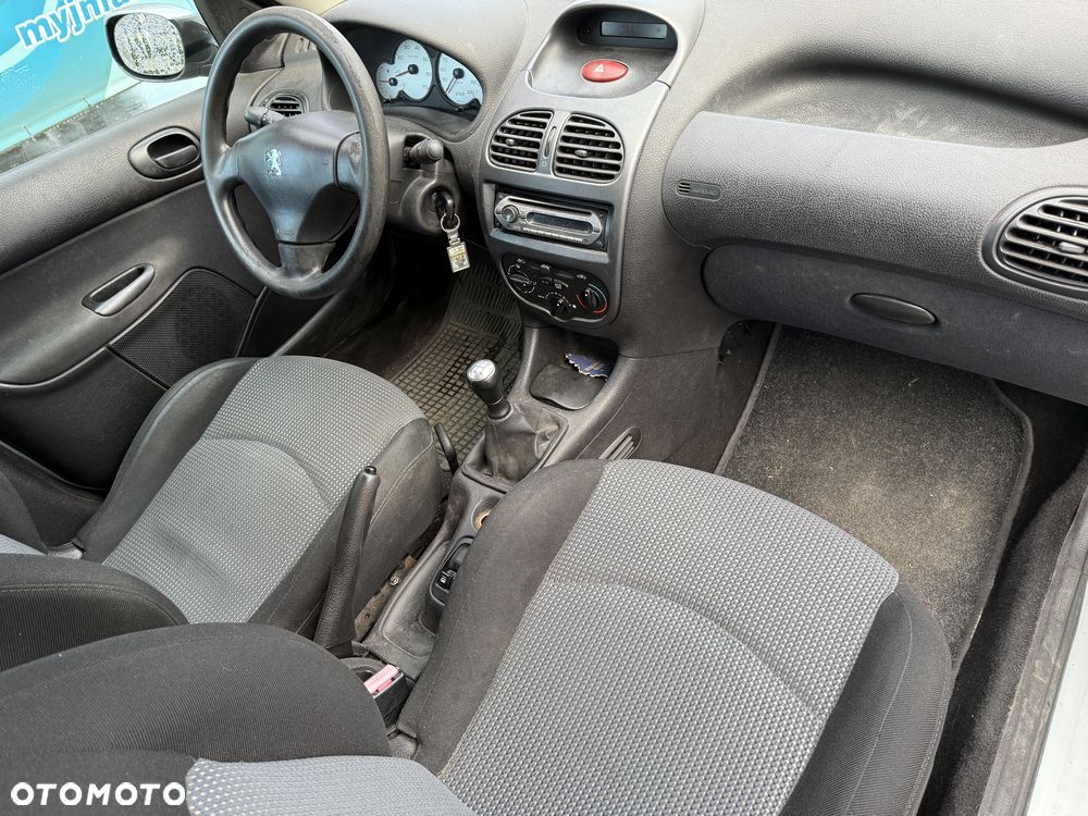 Peugeot 206 - 8