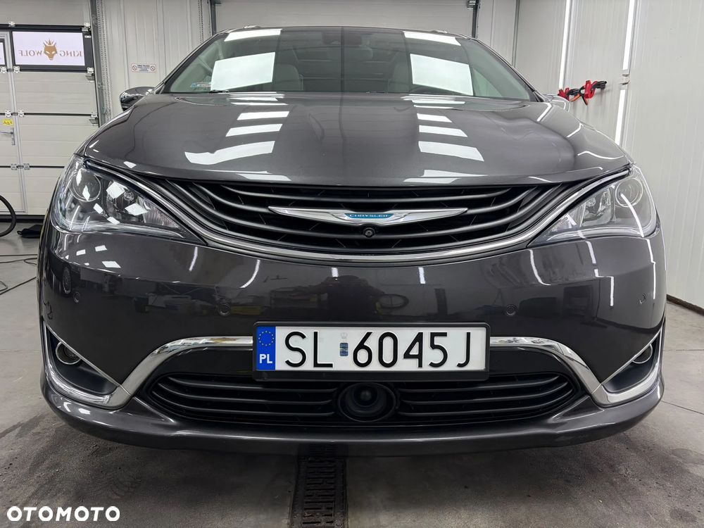Chrysler Pacifica - 2
