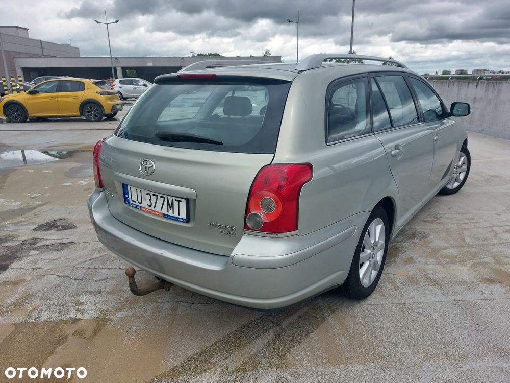 Toyota Avensis 2.0 D-4D - 5