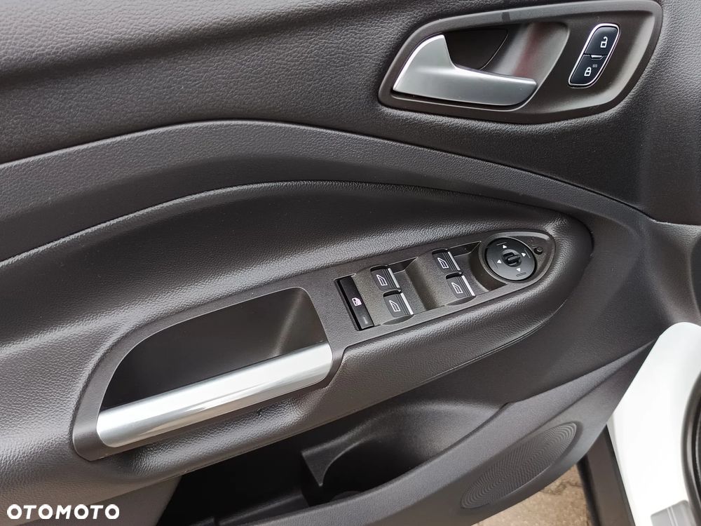 Ford Kuga 1.5 EcoBoost FWD Titanium ASS GPF - 3