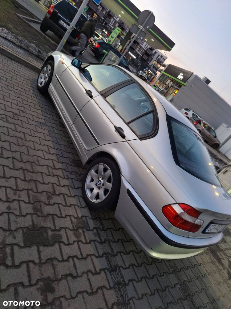 BMW Seria 3 318i - 4