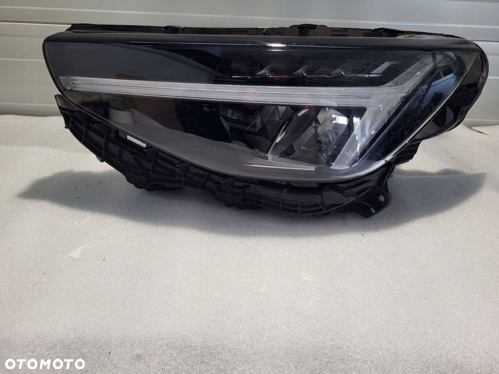 volvo xc40 lift base led przód strona lewa 32420415 - 1