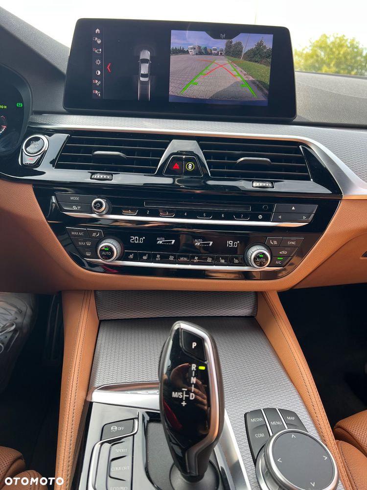 BMW Seria 5 530i xDrive - 25