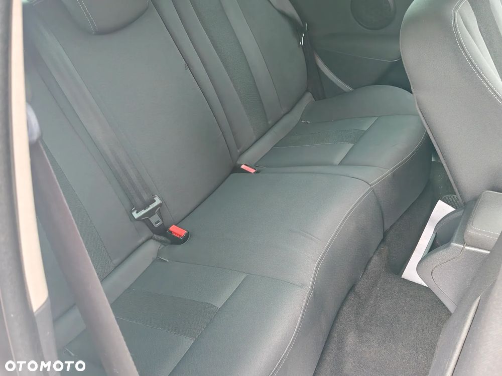 Renault Scenic 1.6 16V 110 Authentique - 17