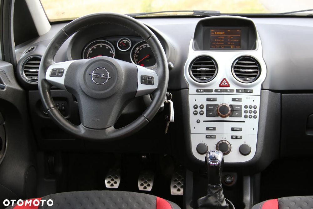 Opel Corsa 1.6T GSI - 30
