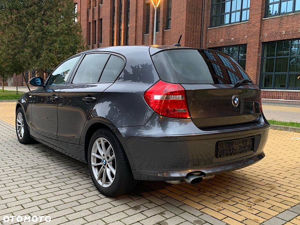 BMW Seria 1 120i - 14