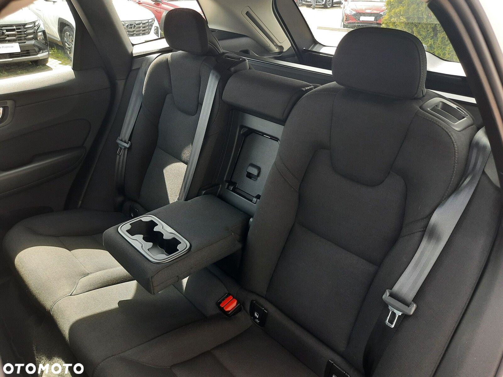 Volvo XC 60 B4 B Momentum - 11