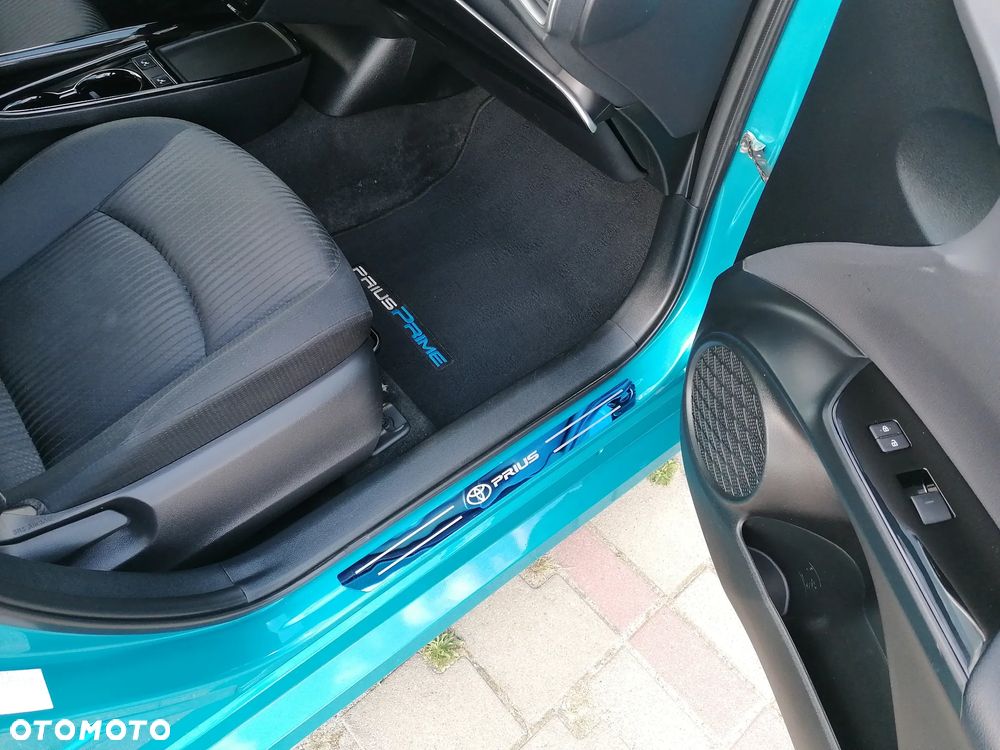 Toyota Prius Hybrid Executive - 13