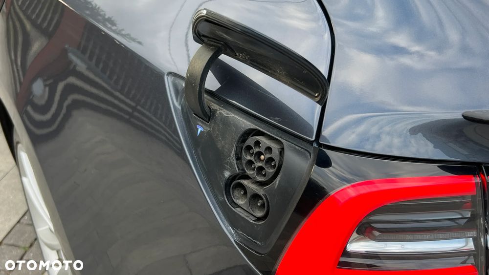 Tesla Model 3 Langstreckenbatterie Allradantrieb Dual Motor Performance - 23