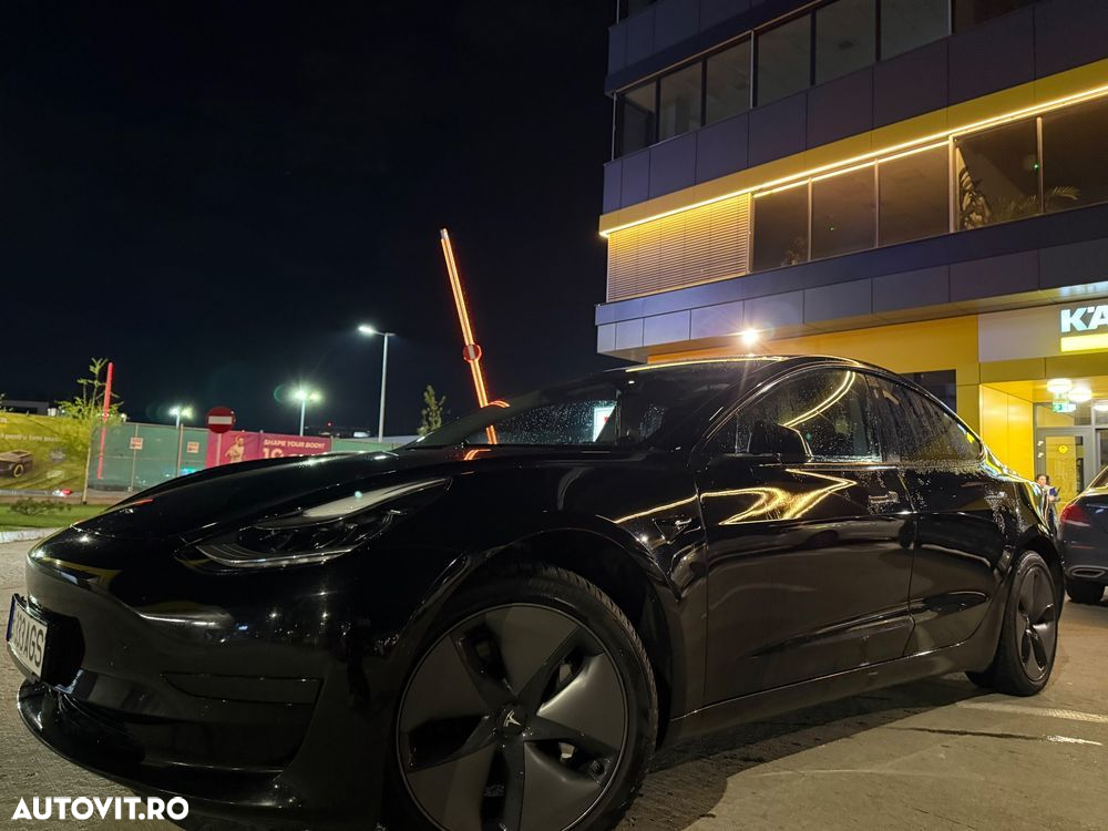 Tesla Model 3 - 12