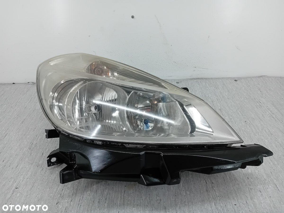LAMPA PRZÓD PRAWA RENAULT CLIO III 8200459823 89900158 - 1