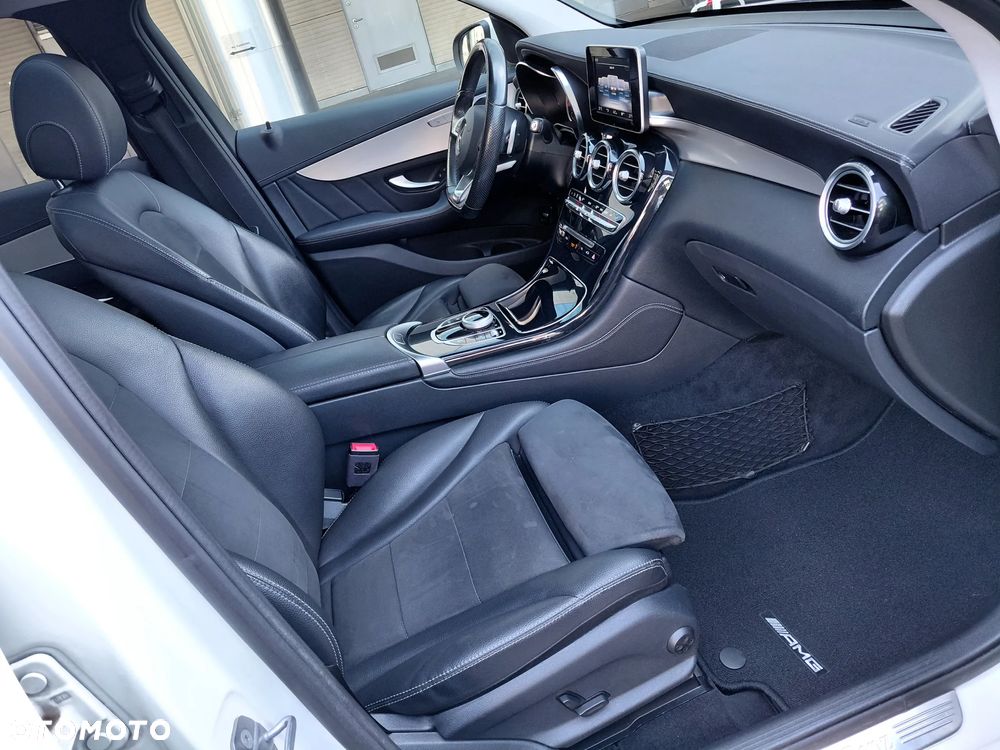 Mercedes-Benz GLC 250 4Matic 9G-TRONIC AMG Line - 24