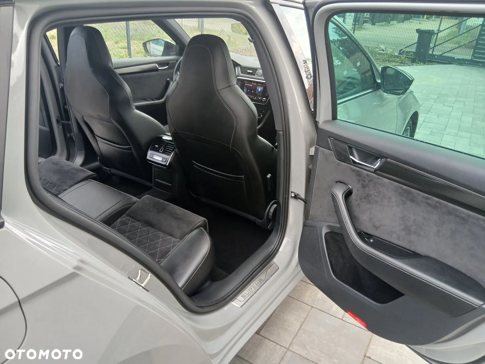 Skoda Superb 1.5 TSI ACT Sportline DSG - 19