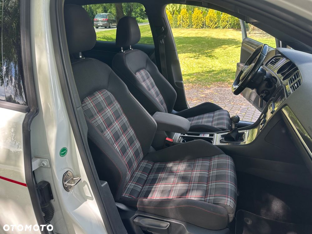 Volkswagen Golf GTI BlueMotion Technology - 12