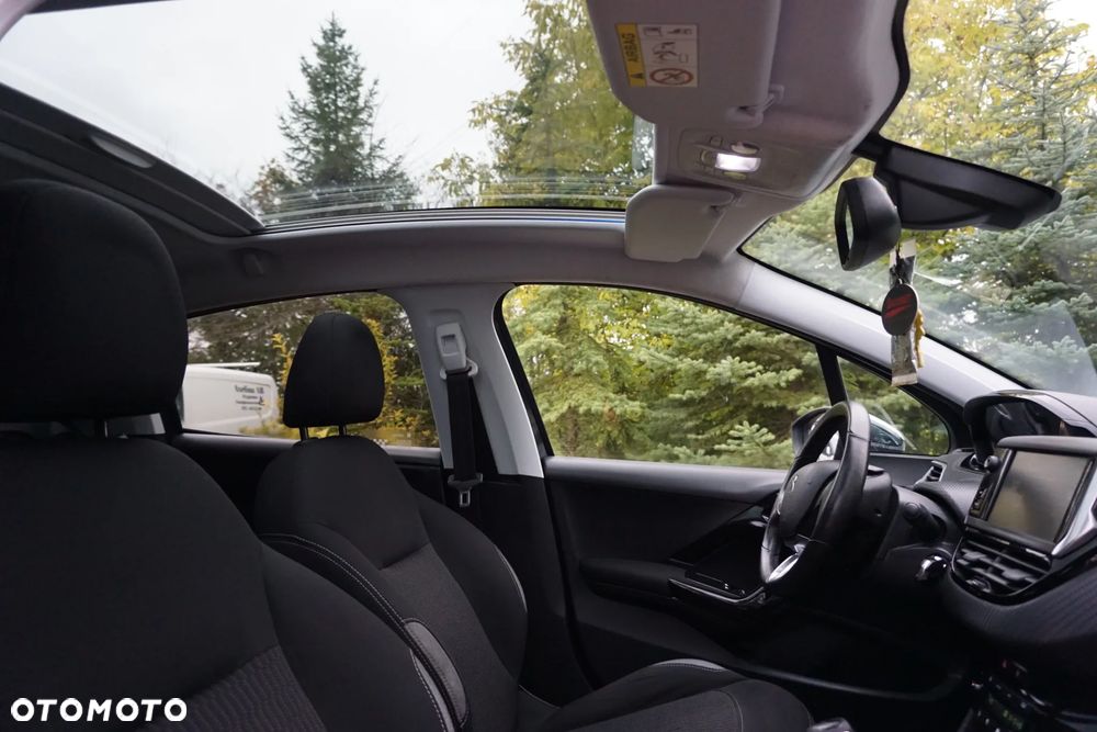 Peugeot 208 - 22