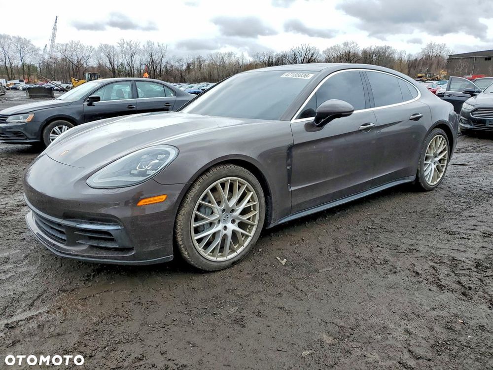 Porsche Panamera 4S - 1