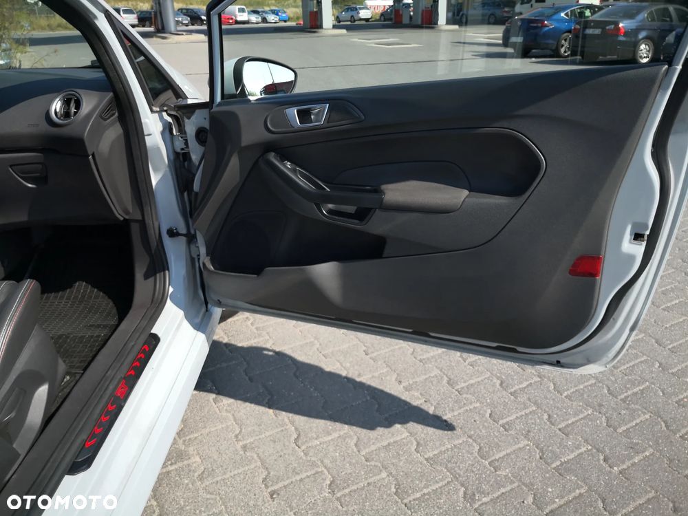 Ford Fiesta - 12