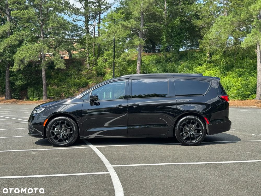 Chrysler Pacifica - 7