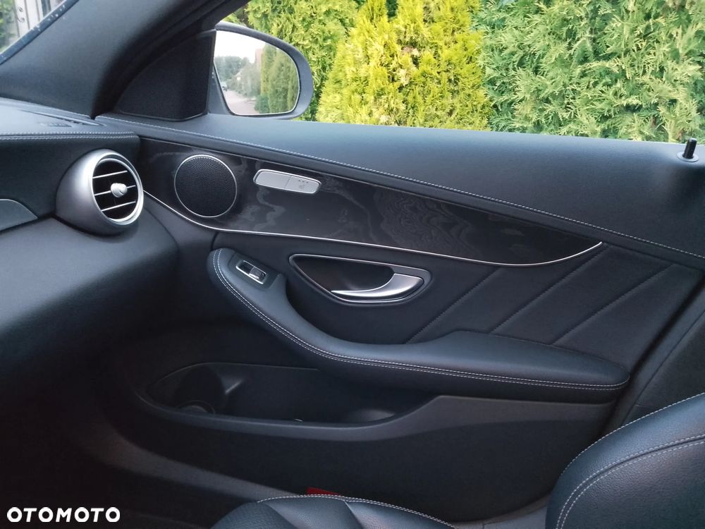 Mercedes-Benz Klasa C 200 4-Matic 7G-TRONIC - 23