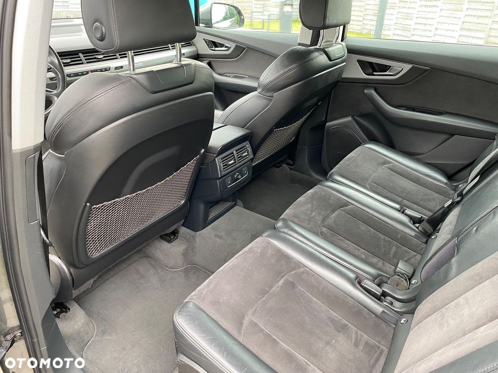 Audi Q7 - 7