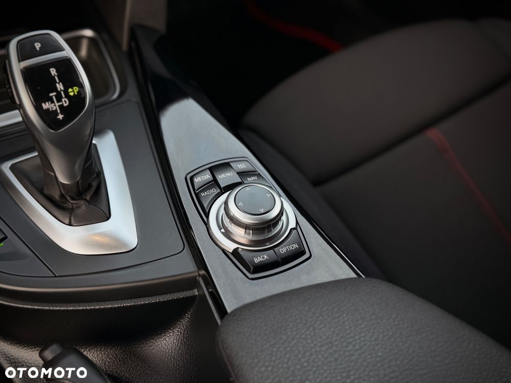 BMW Seria 3 325d M Sport - 25