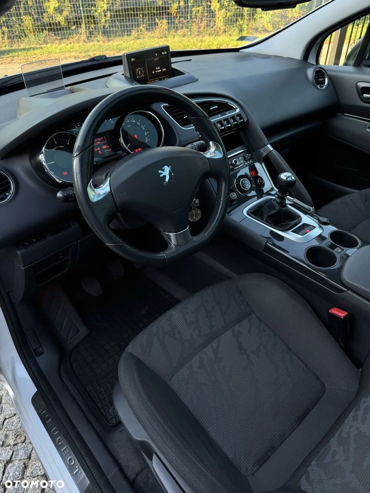 Peugeot 3008 HDi 115 Allure - 10