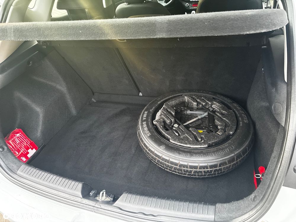Kia Ceed - 22