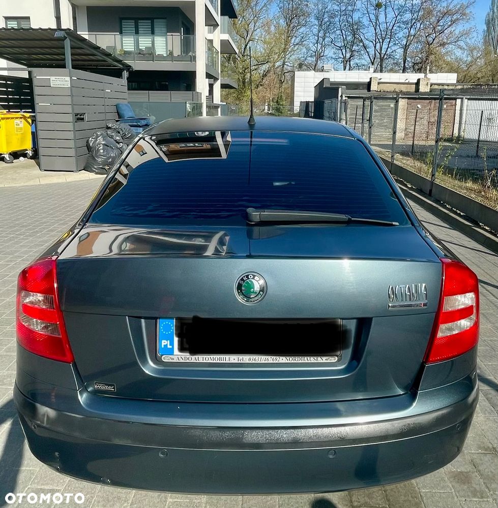 Skoda Octavia 1.6 Ambiente - 3