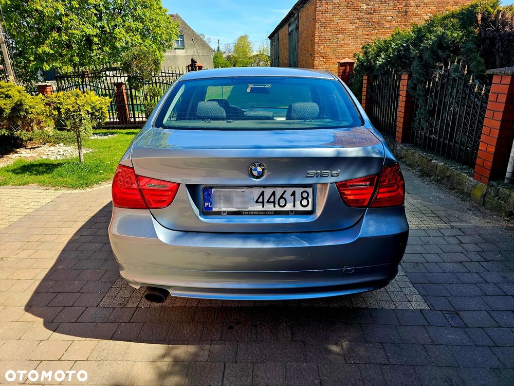 BMW Seria 3 318d - 5