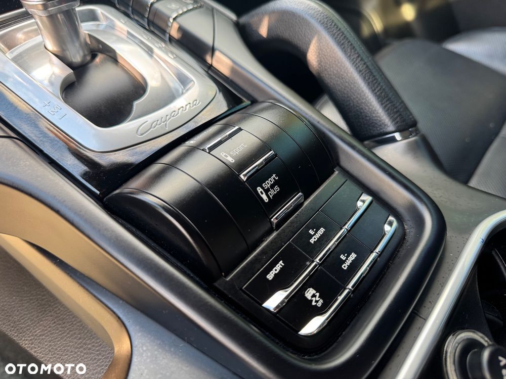 Porsche Cayenne S Platinum Edition - 21